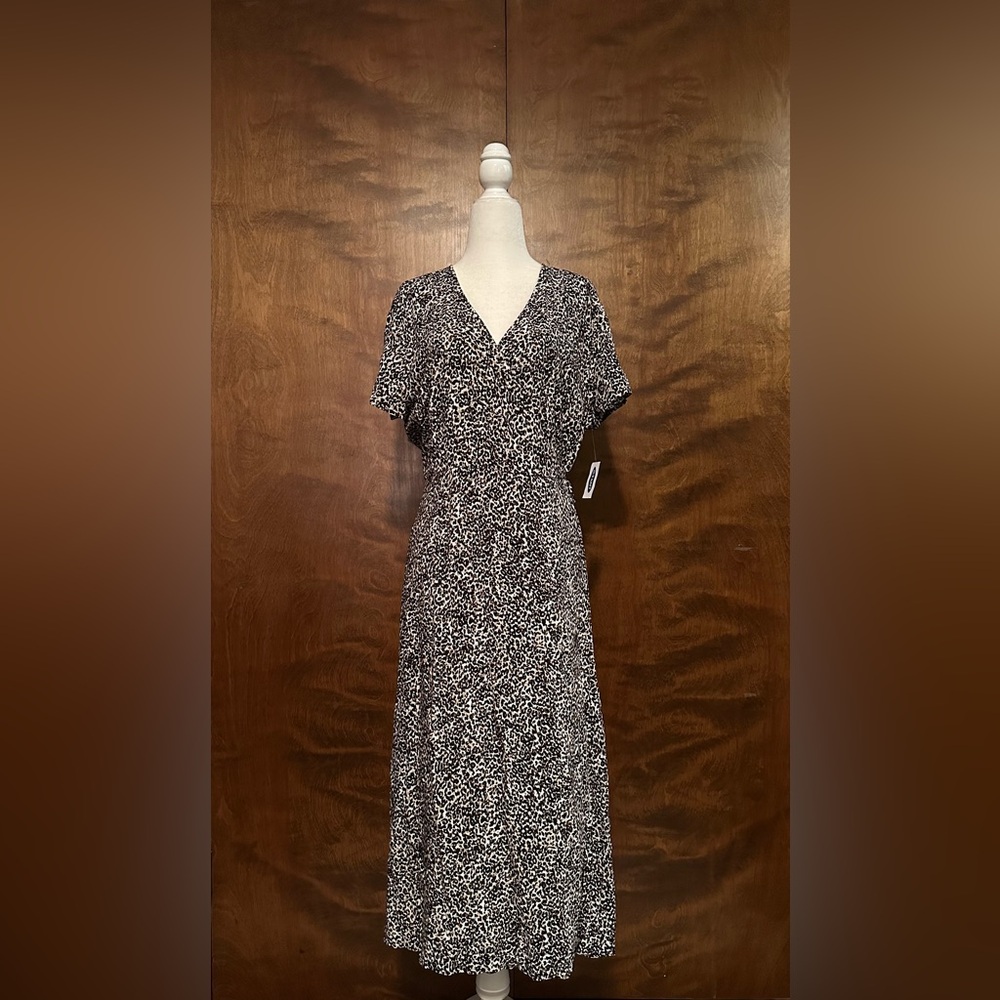 Old Navy Short Sleeve Fall Wrap Dress Womens L Black & Brown Animal Print Midi